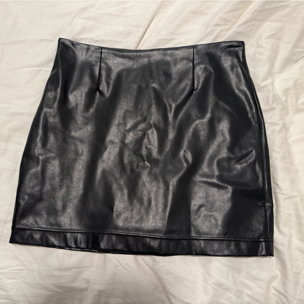 Aritzia Wilfred Black Pleather Mini Skirt